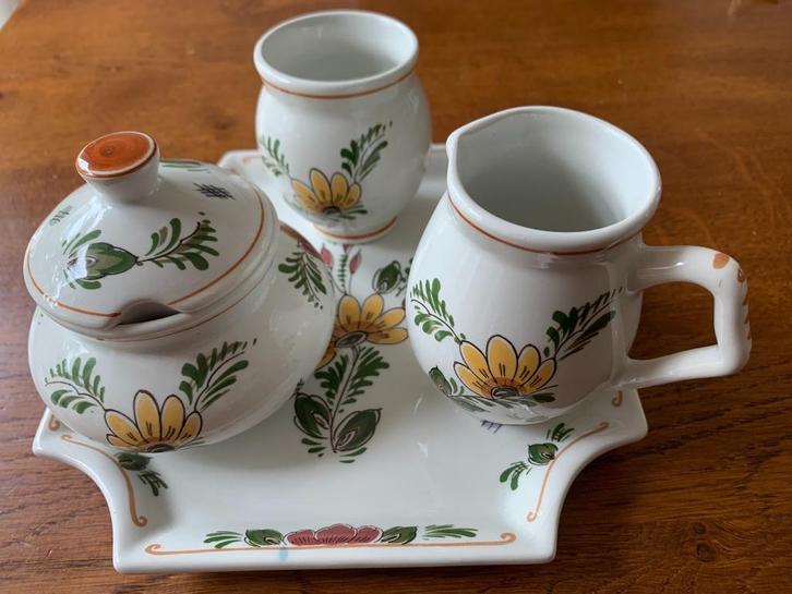 "Delfts Polychroom" "Regina" Gesigneerd 5 delige Set, Antiek en Kunst, Antiek | Porselein, Ophalen of Verzenden