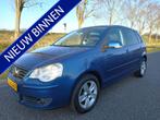 Volkswagen Polo 1.4-16V Comfortline * 5 DRS * Airco * Cruise, Voorwielaandrijving, Metallic lak, Gebruikt, 4 cilinders