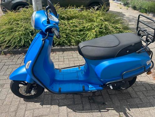 AGM VX 50 2020 MATT BLUE, Fietsen en Brommers, Snorfietsen en Snorscooters, Zo goed als nieuw, Overige merken, Ophalen of Verzenden