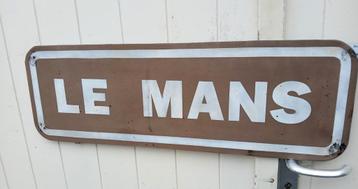 Le Mans verkeersbord reclamebord beschikbaar voor biedingen