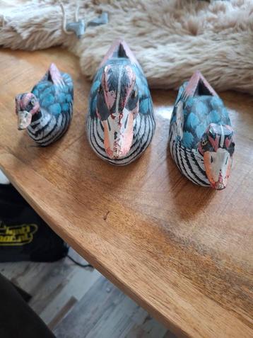 Vintage Handgeschilderde Houten Eenden beschikbaar voor biedingen