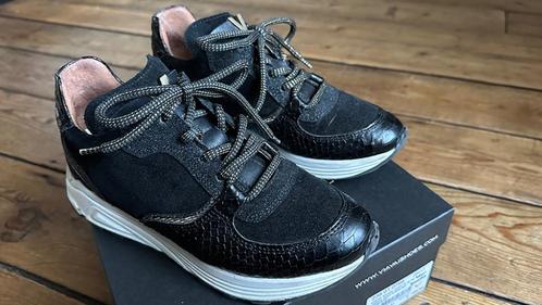Via vai Sneakers zwart maat 37, echt leer, bijna nieuw!, Kleding | Dames, Schoenen, Zo goed als nieuw, Sneakers of Gympen, Zwart