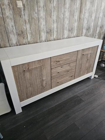 Prachtige soft close dressoir (Let op, zwaar) vaste prijs!