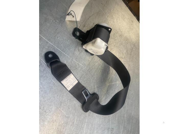 Veiligheidsgordel links-achter van een Suzuki Kizashi, Auto-onderdelen, Interieur en Bekleding, Suzuki, Gebruikt, 3 maanden garantie