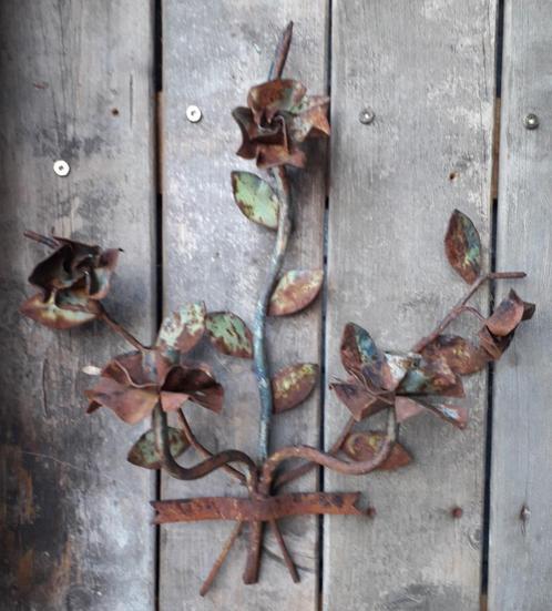 Wandkandelaar rozen, brocante decoratieve staat 40 cm breed, Huis en Inrichting, Woonaccessoires | Kandelaars en Kaarsen, Gebruikt
