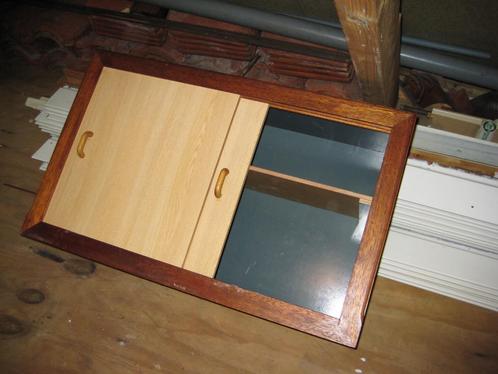 schuifdeurkastje, Huis en Inrichting, Kasten | Roldeurkasten en Archiefkasten, Zo goed als nieuw, Minder dan 100 cm, 50 tot 100 cm