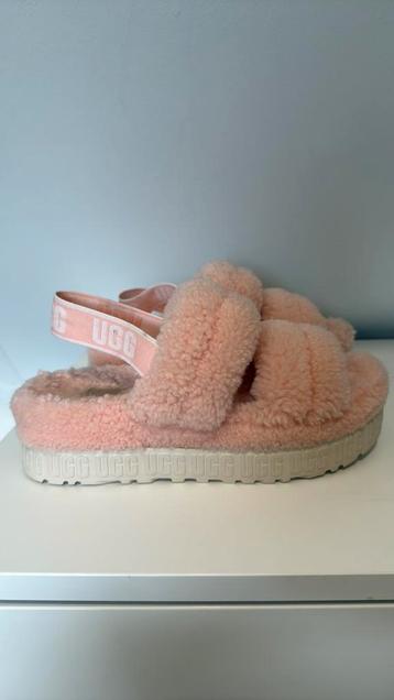 Ugg pantoffels 40 zgn beschikbaar voor biedingen