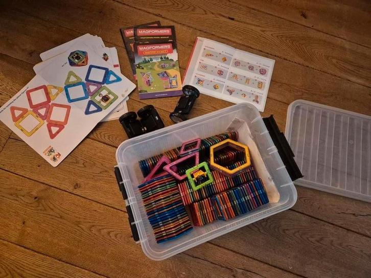 MAGFORMERS  hele doos ca. 220-delig incl bouwplaten, Kinderen en Baby's, Speelgoed | Educatief en Creatief, Gebruikt, Bouwen, Ophalen of Verzenden