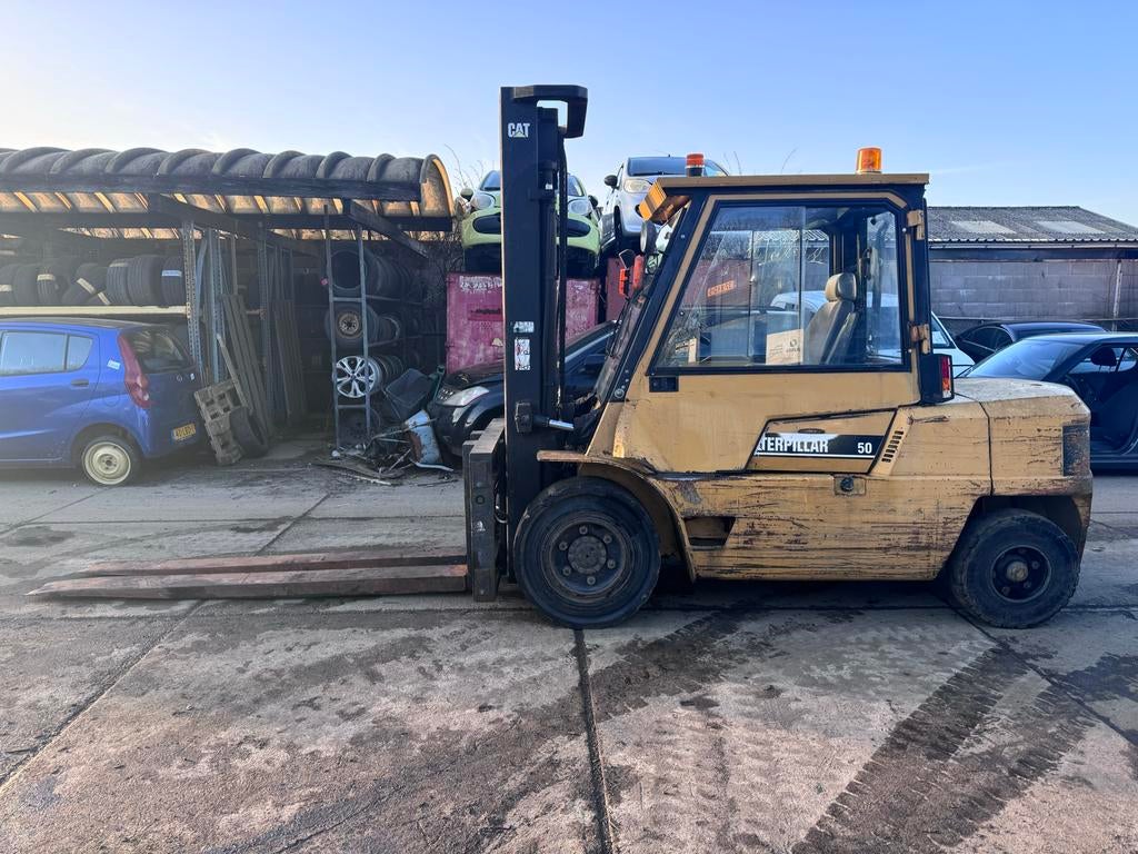 Caterpillar diesel Heftruck 5 ton met gesloten cabine, Zakelijke goederen, Machines en Bouw | Heftrucks en Intern transport, Heftruck
