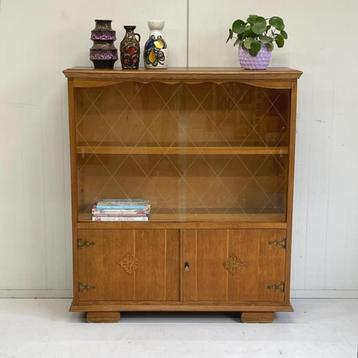Vintage jaren 60 vitrinekast buffet dressoirtje opbergkast beschikbaar voor biedingen
