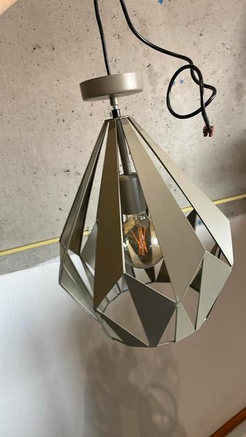 Hanglamp beschikbaar voor biedingen