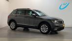 Volkswagen Tiguan 1.4 TSI Comfortline Navigatie Parkeersenso, Auto's, Voorwielaandrijving, 4 cilinders, Met garantie (alle), Origineel Nederlands
