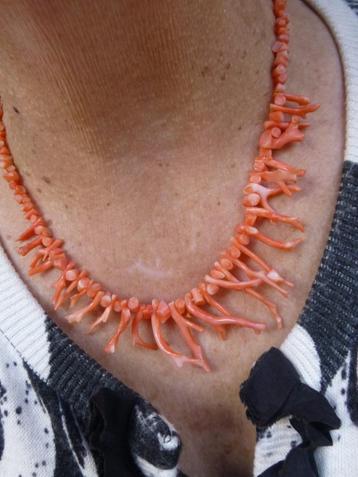 Collier van zalmrose Bloedkoraal takjes// 47 cm / 18 gr  beschikbaar voor biedingen