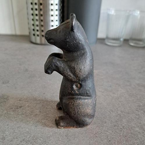 Vintage gietijzeren beer spaarpot uit de 60's., Antiek en Kunst, Kunst | Designobjecten, Ophalen of Verzenden