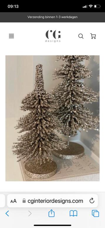 Glitter kerstboombjes zilver en champagne L en M beschikbaar voor biedingen