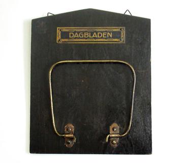 Antieke wand tijdschriften krantenhouder uit de jaren 1940. beschikbaar voor biedingen