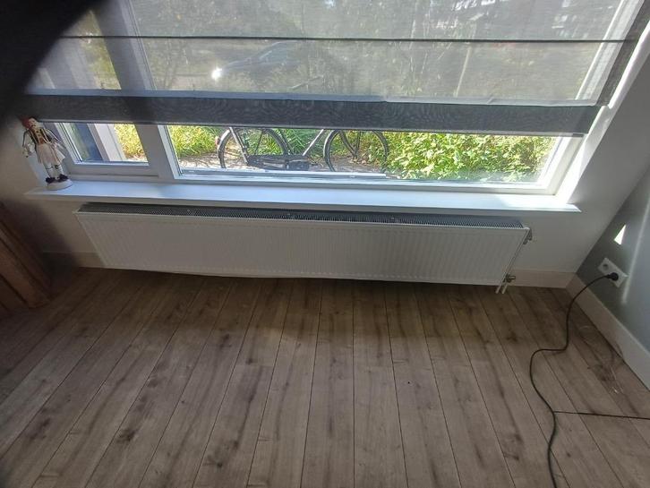 radiator, Doe-het-zelf en Verbouw, Verwarming en Radiatoren, Zo goed als nieuw, Radiator, 800 watt of meer, 30 tot 80 cm, 150 cm of meer