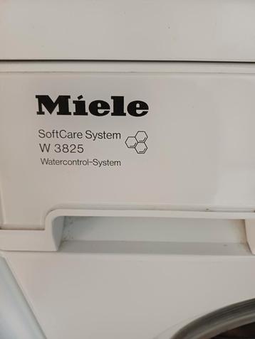 Miele wasmachine W3825 trommel zit vast evt voor onderdelen beschikbaar voor biedingen