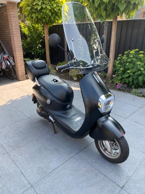 AIMA elektrische scooter snor, Fietsen en Brommers, Snorfietsen en Snorscooters, Zo goed als nieuw, Overige merken, Elektrisch