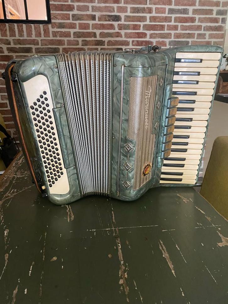 Prachtige  Marinucci Accordeon, Muziek en Instrumenten, Accordeons, Toetsaccordeon, Overige formaten, Marinucci, Met riemen, Ophalen