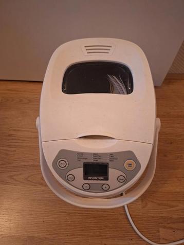 Broodbakmachine inventum beschikbaar voor biedingen