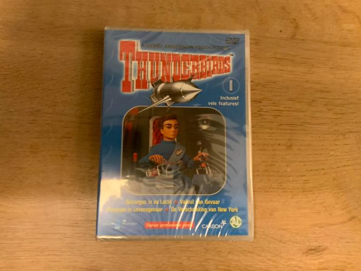 DVD Thunderbirds 1 - Actie & Avontuur!, Cd's en Dvd's, Dvd's | Tekenfilms en Animatie, Nieuw in verpakking, Alle leeftijden, Ophalen of Verzenden
