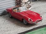 Hele mooie Jaguar E Type  Model in nieuwstaat. Model is fraa, Hobby en Vrije tijd, Modelauto's | 1:43, Overige merken, Zo goed als nieuw