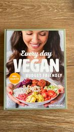 Lenna Omrani - Every Day Vegan Budget Friendly, Boeken, Kookboeken, Nieuw, Lenna Omrani, Ophalen of Verzenden