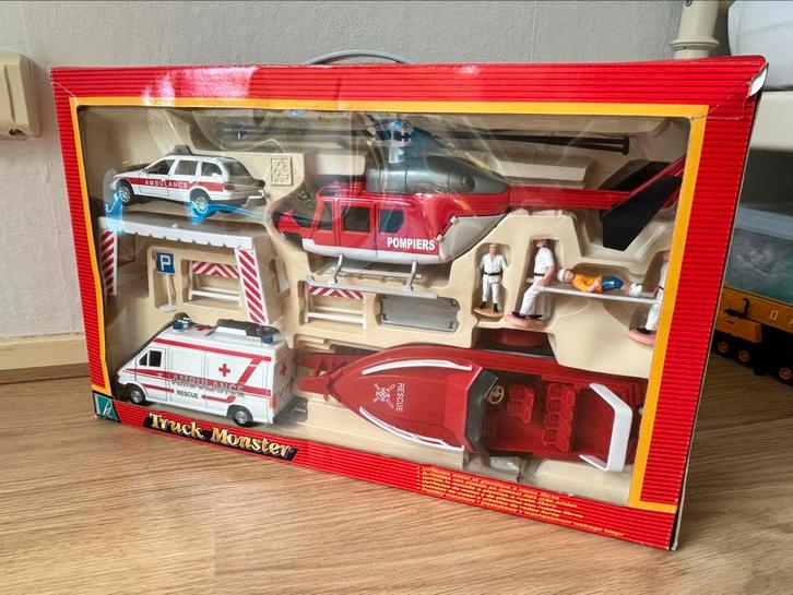 Hongwell Ambulance Team set – 1/32, Hobby en Vrije tijd, Modelauto's | 1:32, Zo goed als nieuw, Auto, Overige merken, Ophalen of Verzenden