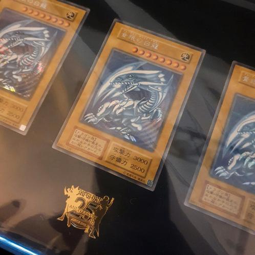 Kaiba 25th Yu-Gi-Oh Anniversary Case Blue-Eyes White Dragon, Hobby en Vrije tijd, Verzamelkaartspellen | Yu-gi-Oh!, Nieuw, Ophalen