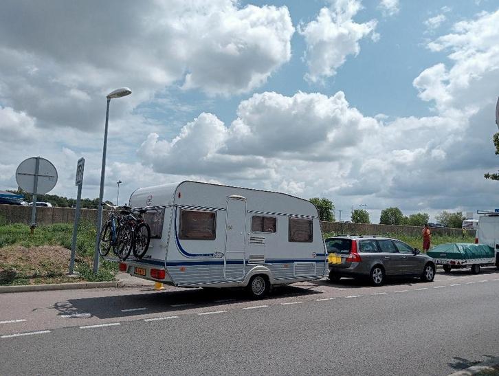 Te koop TEC 450K1, Caravans en Kamperen, Caravans, Particulier, tot en met 4, 750 - 1000 kg, Standaardzit, T.E.C., Omvormbare zithoek