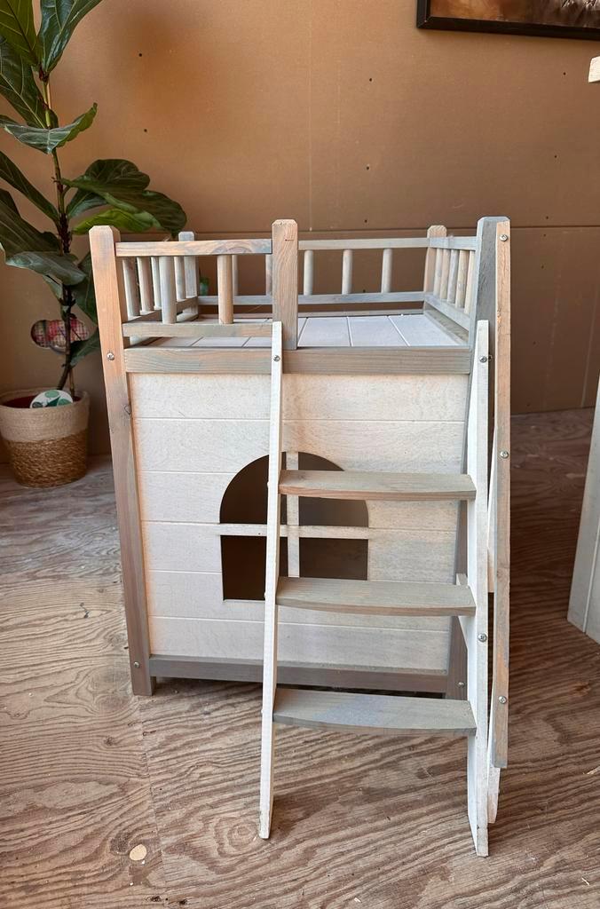 Kattenhuis met trap, Dieren en Toebehoren, Kattenmanden, Zo goed als nieuw, Overige, Ophalen