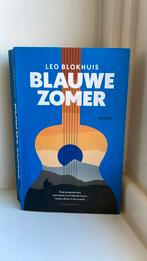 Leo Blokhuis - Blauwe zomer, Boeken, Gelezen, Ophalen of Verzenden, Nederland, Leo Blokhuis