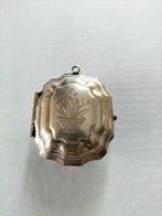 Antieke zilveren pillen doosje., Sieraden, Tassen en Uiterlijk, Antieke sieraden, Verzenden, Zilver