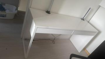 Micke bureau Ikea+ Bureaustoel beschikbaar voor biedingen