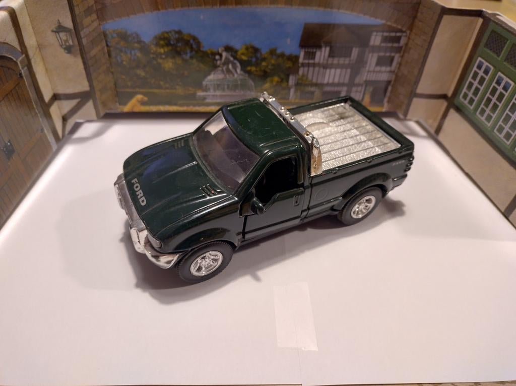 Ford F350 Groen 1:32 Schaalmodel, Hobby en Vrije tijd, Modelauto's | 1:18, Ophalen of Verzenden, Gebruikt, Auto, Overige merken