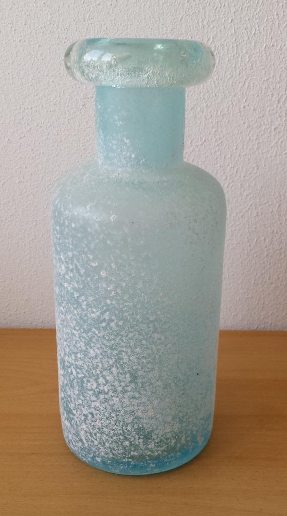 Fles Vaas - Frosted Blue / Lichtblauw - PTMD, Huis en Inrichting, Woonaccessoires | Vazen, Zo goed als nieuw, Blauw, Minder dan 50 cm