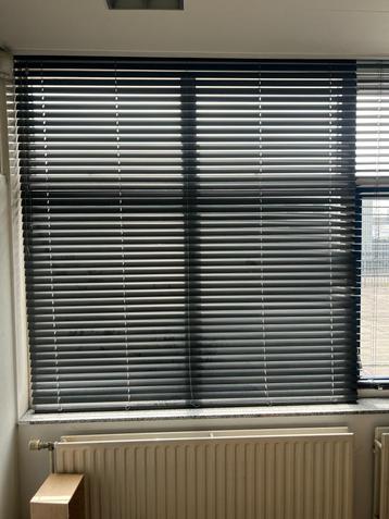 2x Luxaflex Antraciet 210(H)x190(B) beschikbaar voor biedingen