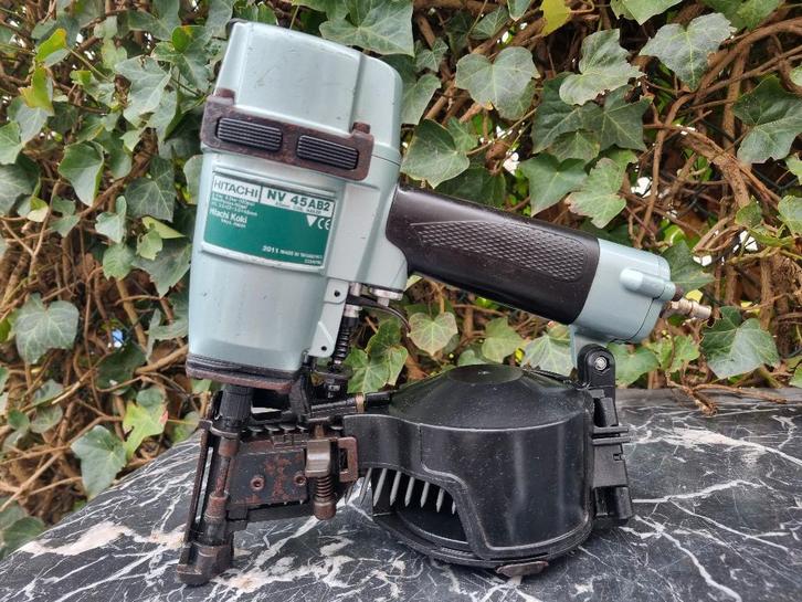 HITACHI NV50AB2 Asfaltnageltacker, Doe-het-zelf en Verbouw, Gereedschap | Handgereedschap, Zo goed als nieuw, Ophalen of Verzenden