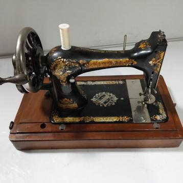Retro Singer - handnaaimachine- met koffer ``Afgeprijsd`` beschikbaar voor biedingen