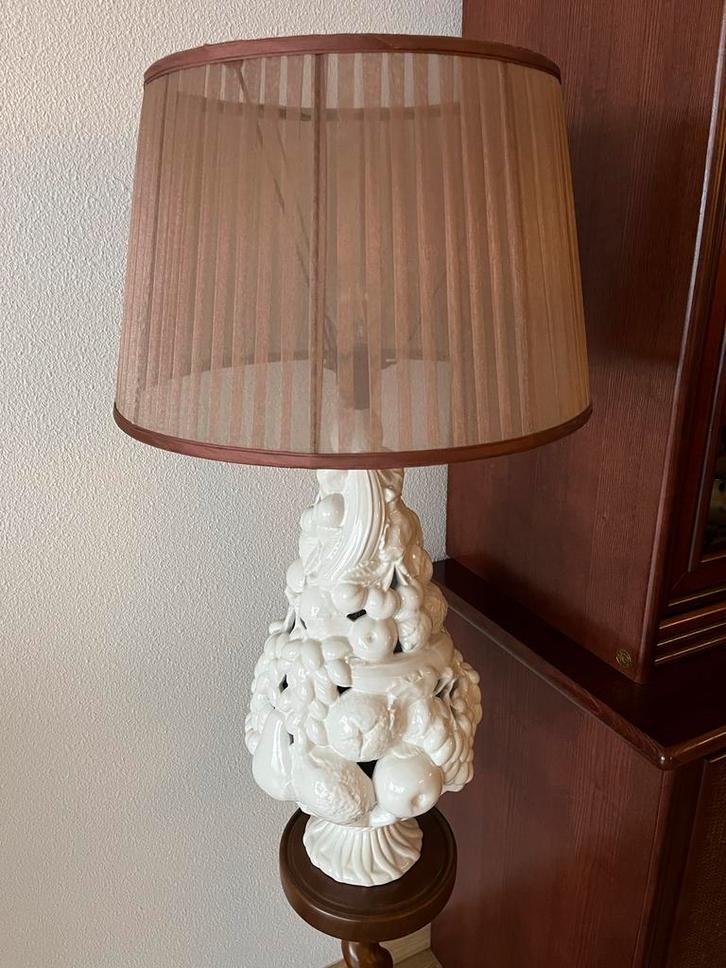 Sierlijke Schemerlamp met Fruitvoet, Antiek en Kunst, Antiek | Lampen, Ophalen