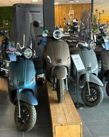 ❗️NIEUWE SANTINI CAPRI SCOOTERS ALLE KLEUREN MEGA SHOWROOM❗️ beschikbaar voor biedingen