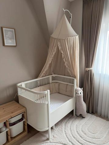 Sebra meegroeibed baby & junior wit incl. mobiel houder. beschikbaar voor biedingen