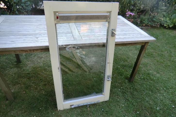 zolderraam / raam, Doe-het-zelf en Verbouw, Kozijnen en Schuifpuien, Gebruikt, Raamkozijn, Hout, 75 tot 150 cm, Minder dan 75 cm