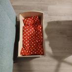 Poppenbedje met beddengoed, Ophalen, Zo goed als nieuw, Babypop