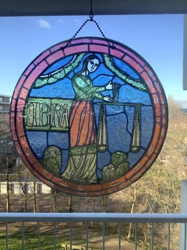 Libra vintage glas-in-lood raamhanger raamdecoratie rond, Antiek en Kunst, Curiosa en Brocante, Ophalen