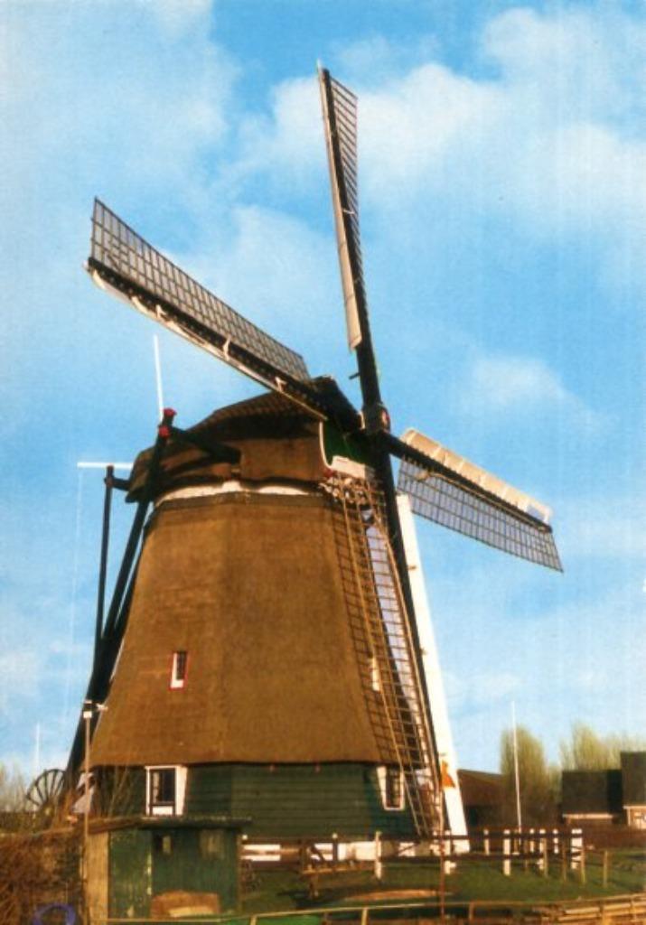 (NH467) Ansichtkaart Uitgeest molen De Dog 1988, Verzamelen, Ansichtkaarten | Nederland, Ongelopen, Noord-Holland, 1980 tot heden