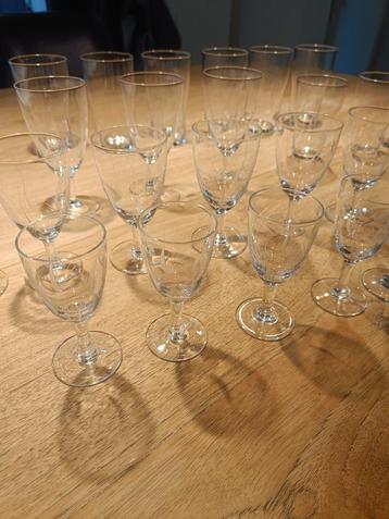 Fijne glazen, meerdere modellen, met gravering beschikbaar voor biedingen