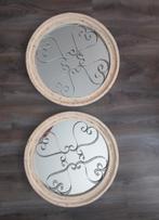 2 ronde spiegels met houten lijst en ijzeren figuurwerk, Ophalen, Rond, Zo goed als nieuw, Minder dan 100 cm