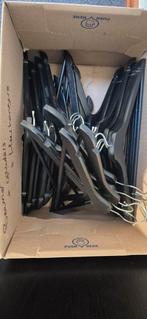 32 houten zwarte Ikea kledinghangers, Ophalen
